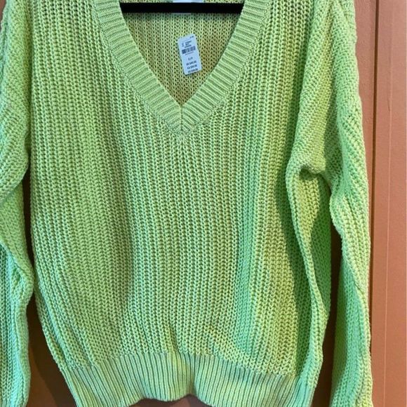 Pink Victoria’s Secret boyfriend knit sweater Sz small Lime Green Oversized new - Picture 6 of 6